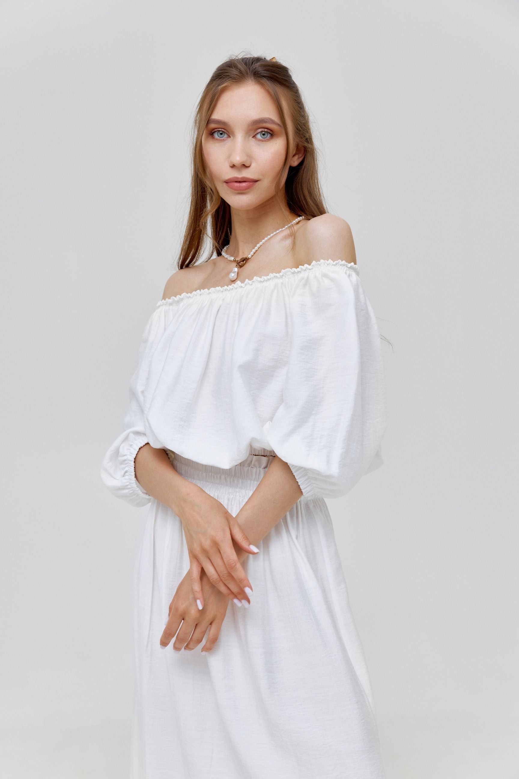 White Set of Blouse and Long Skirt